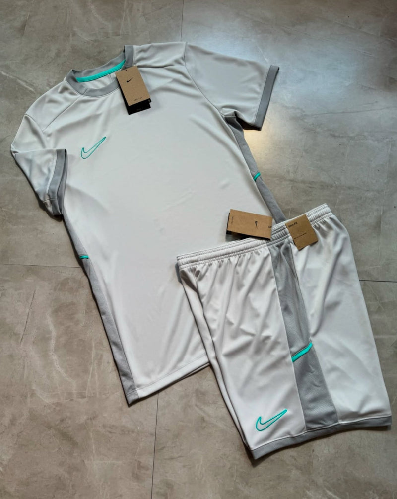 Conjunto Nike DRI-FIT ( ice frozen )
