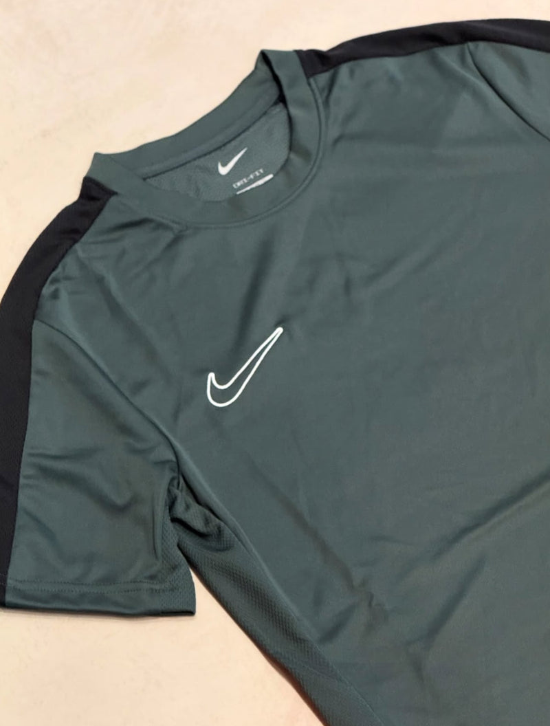 Conjunto Nike Dri-Fit