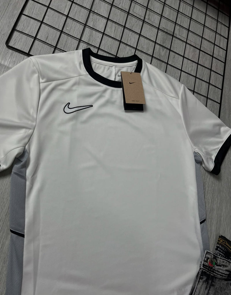 Nike Academy DRI-FIT + Calça jogador + Tênis Court Vision low