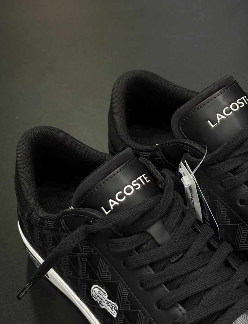 TÊNIS LACOSTE
POWERCOURT
"MONOGRAMA"