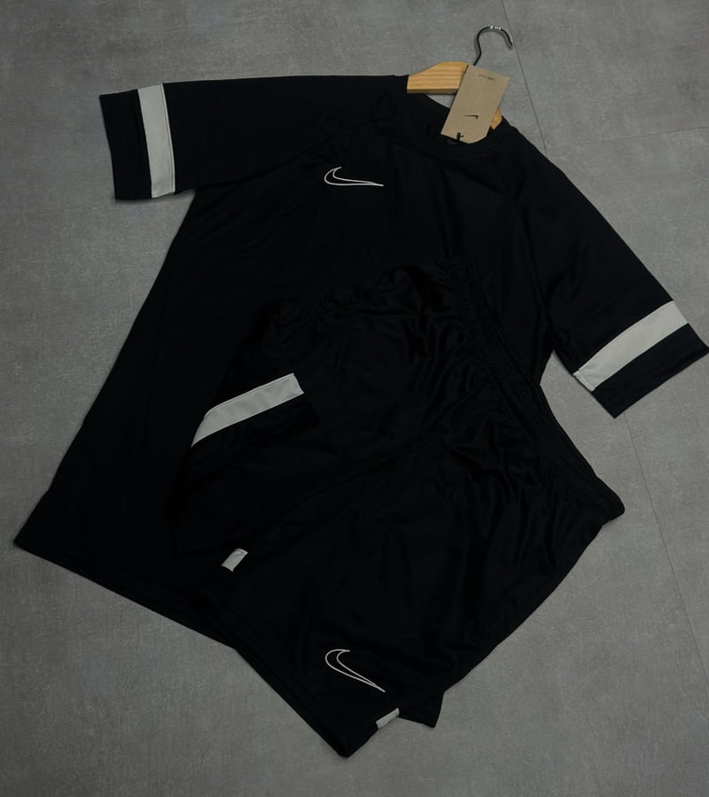 Conjunto Nike DRI-FIT Academy