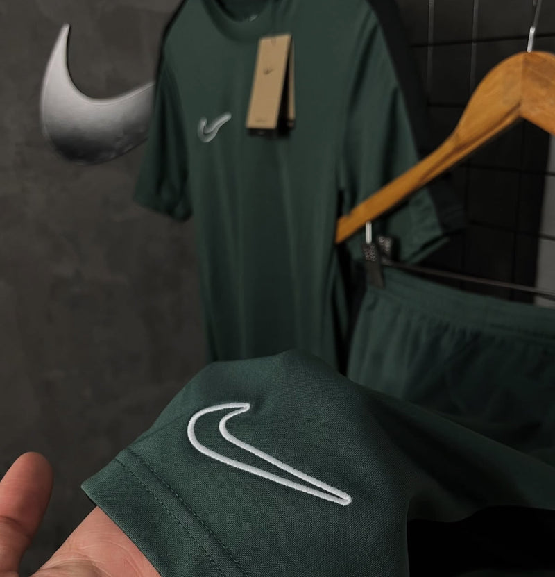 Conjunto Dri-fit Nike Academy